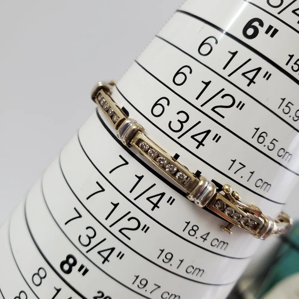 Watch Video / Rare 14K Gold Scintillating Champagne Diamond Tennis Bracelet